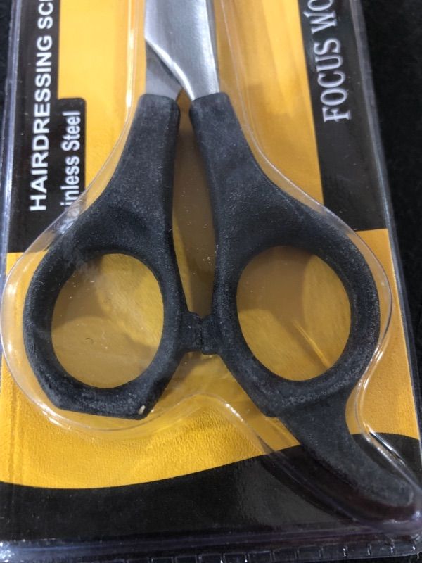 Photo 3 of FOCUS WORLD HAIRDRESSING SCISSORS. STAINLESS STEEL. 6.5 INCHES.