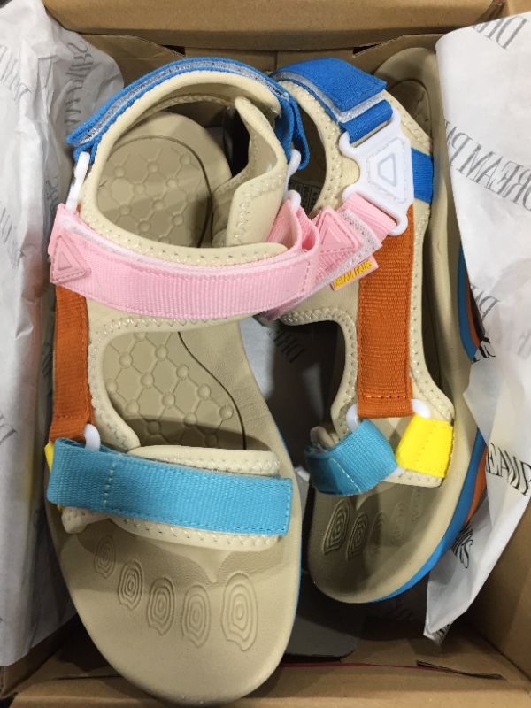 Photo 2 of DREAM PAIRS Women’s Arch Support Hiking Sandals Sport Outdoor Athletic Comfortable Summer Beach Water Sandals
SZ 7