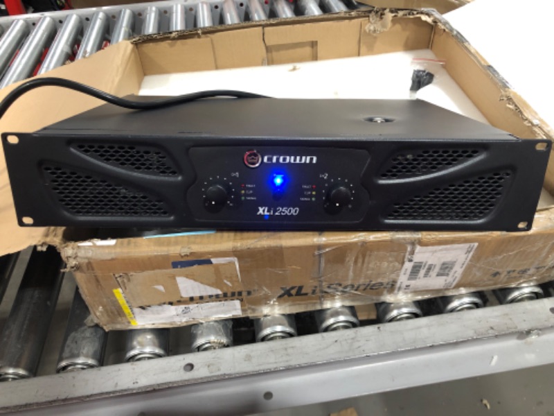 Photo 2 of Crown XLi2500 Two-channel, 750-Watt at 4? Power Amplifier
