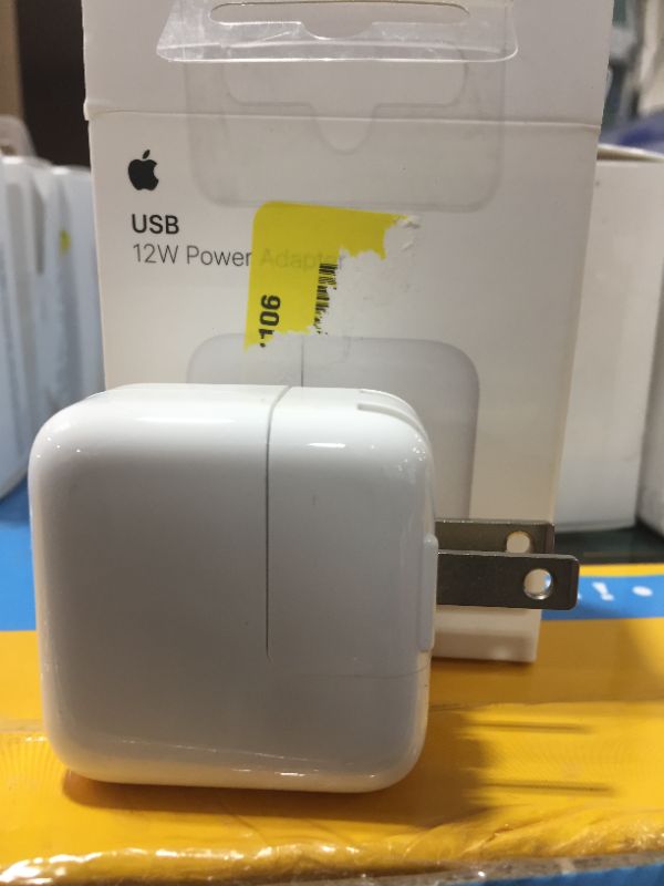 Photo 2 of Apple 12W USB Power Adapter
