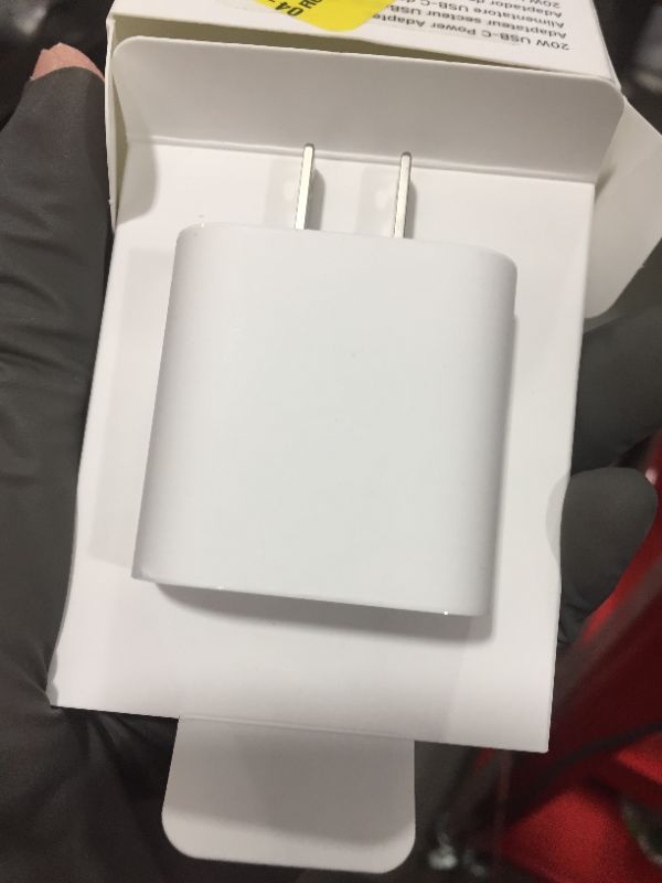 Photo 2 of Apple 20W USB-C Power Adapter
