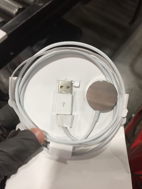 Photo 2 of Apple Watch Magnetic Fast Charger to USB-C Cable (1m)
