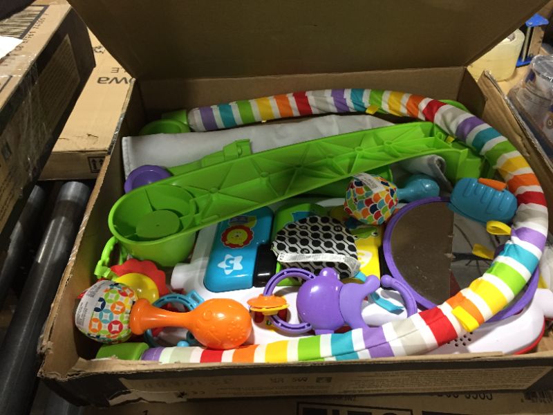 Photo 2 of Fisher-Price Deluxe Kick and Play Piano Gym and Maracas [Amazon Exclusive]
