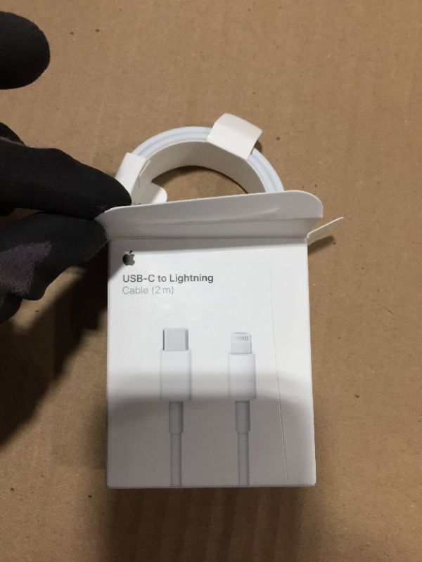 Photo 2 of Apple USB-C to Lightning Cable (2 m)
