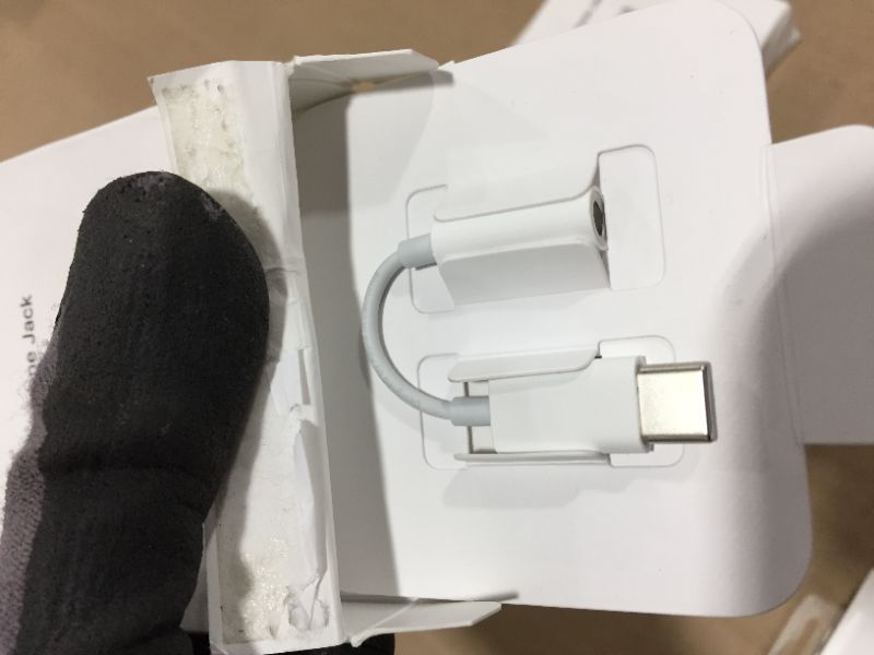 Photo 2 of 5 PACK! Apple USB-C to 3.5 mm Headphone Jack Adapter
