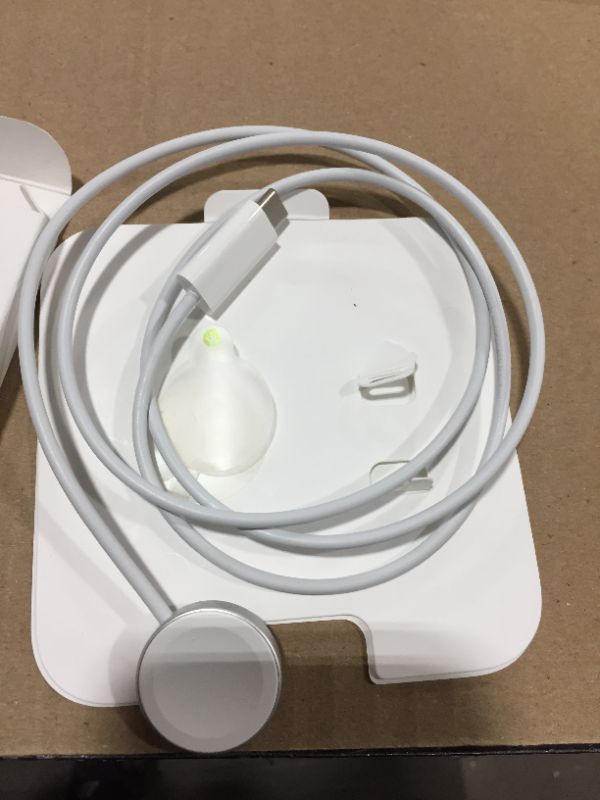 Photo 2 of Apple Watch Magnetic Fast Charger to USB-C Cable (1m)
