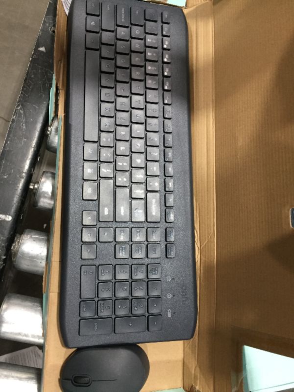 Photo 2 of ONN WIRELESS KEYBOARD AND MOUSE COMBO 104 KEYS