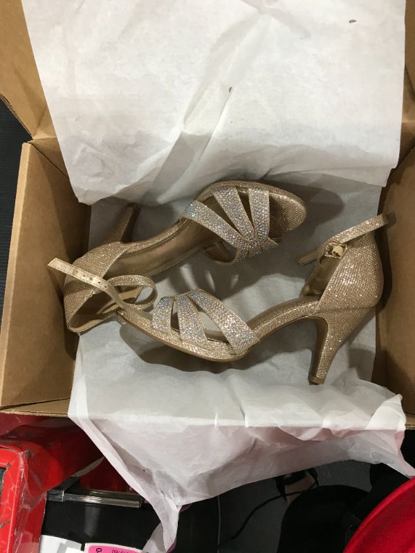 Photo 1 of Women's gold heels. Size 7 1/2 