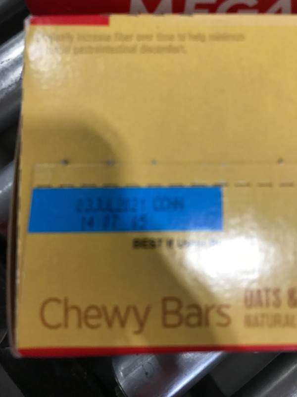 Photo 3 of /Fiber One Chewy Bars Oats & Chocolate Fiber Snacks Mega Pack 15 Ct (2 PACK) EXP DATE DATE 07/038/2021***