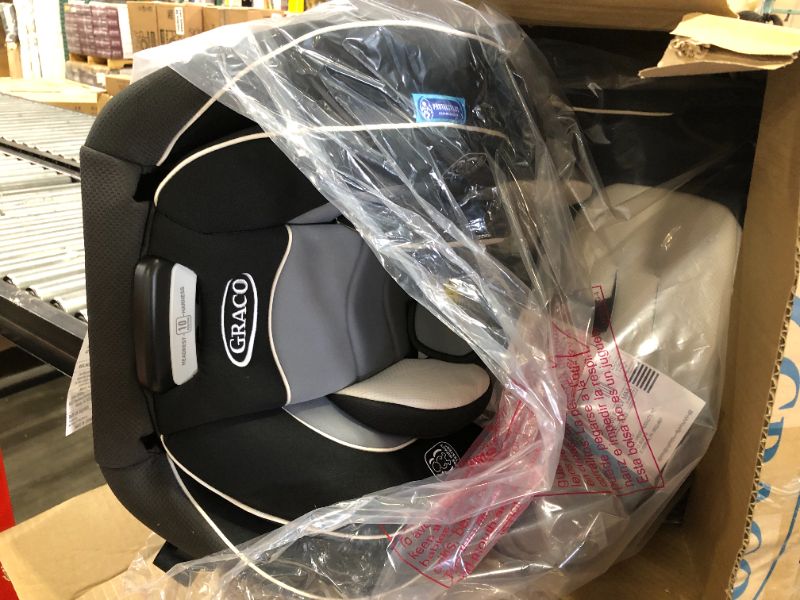 Photo 1 of Graco Extend2Fit Convertible Car Seat

