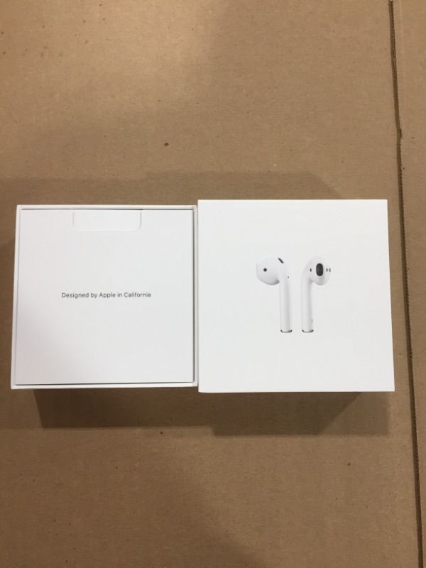 Photo 6 of Apple AirPods (2nd Generation)
