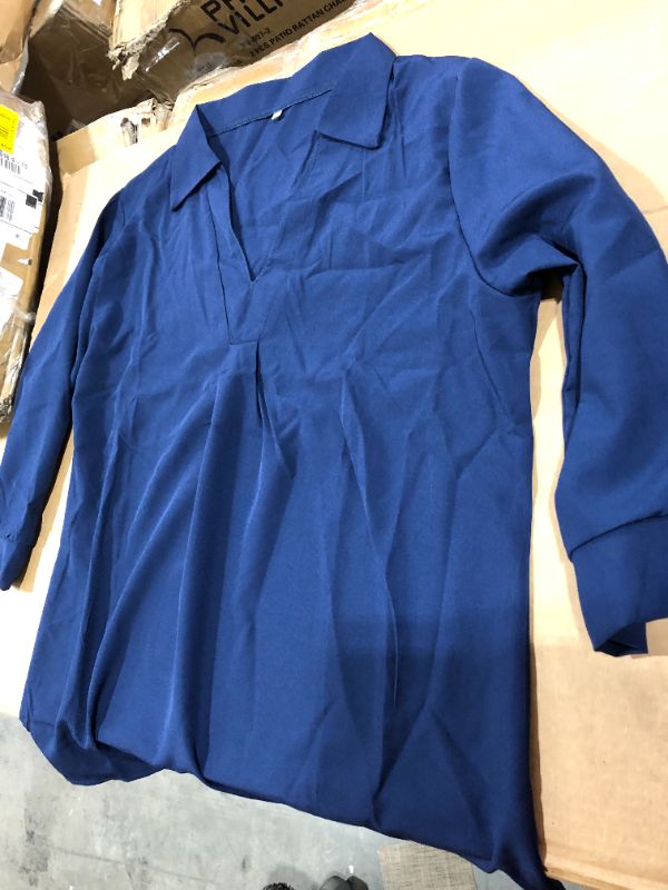 Photo 1 of women's dress shirt 
blue 
XLarge