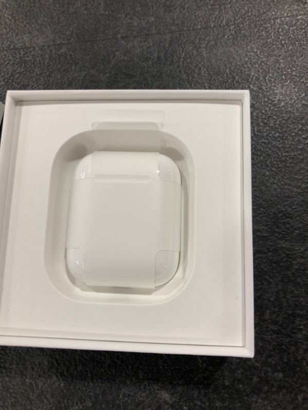 Photo 4 of Apple AirPods (2nd Generation)
