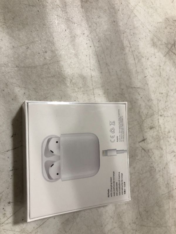 Photo 3 of Apple AirPods (2nd Generation)
