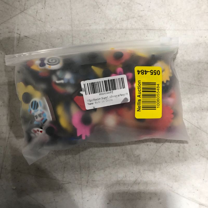 Photo 1 of 100pcs Random Different Shape Shoe Charms for Shoe Decoration Party Gifts
