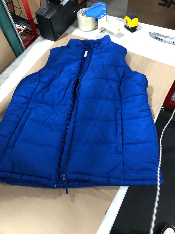 Photo 2 of Amazon Essentials Women's Mid-Weight Puffer Vest SIZE XL 
