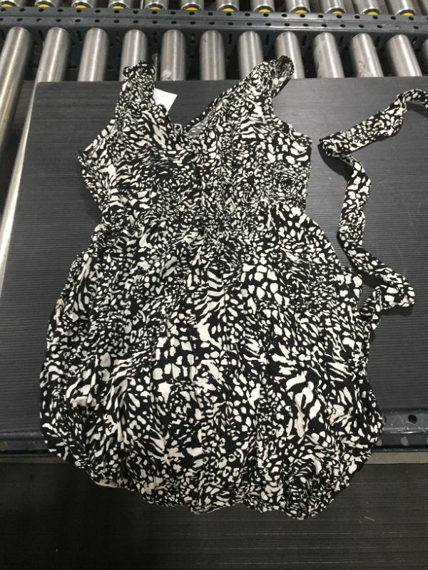 Photo 1 of GDGZJJD Black & White Print Dress Size L