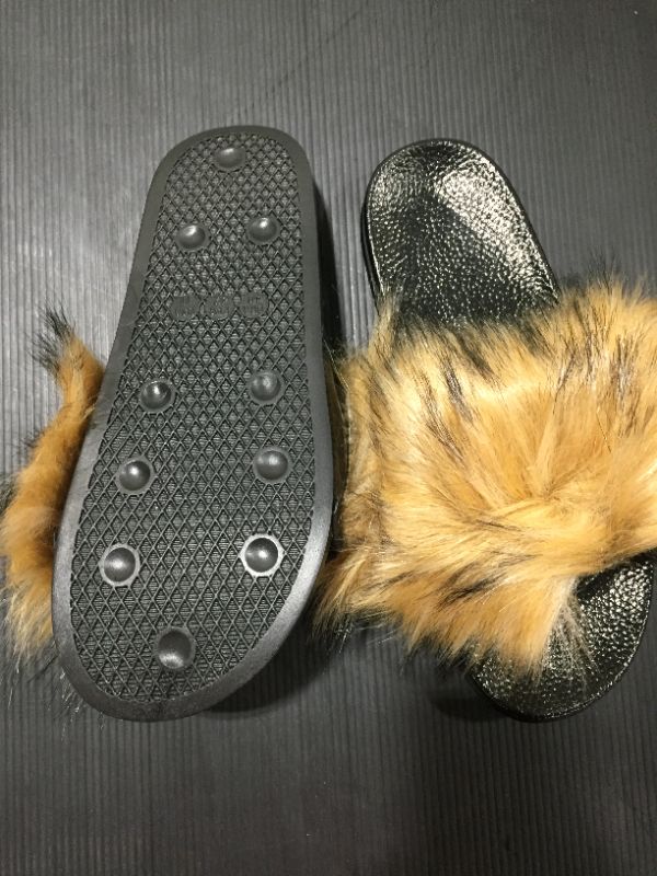 Photo 4 of [Size 11] Women's Vegan Faux Fur Slippers Fuzzy Slides Fluffy Sandals Open Toe Indoor Outdoor