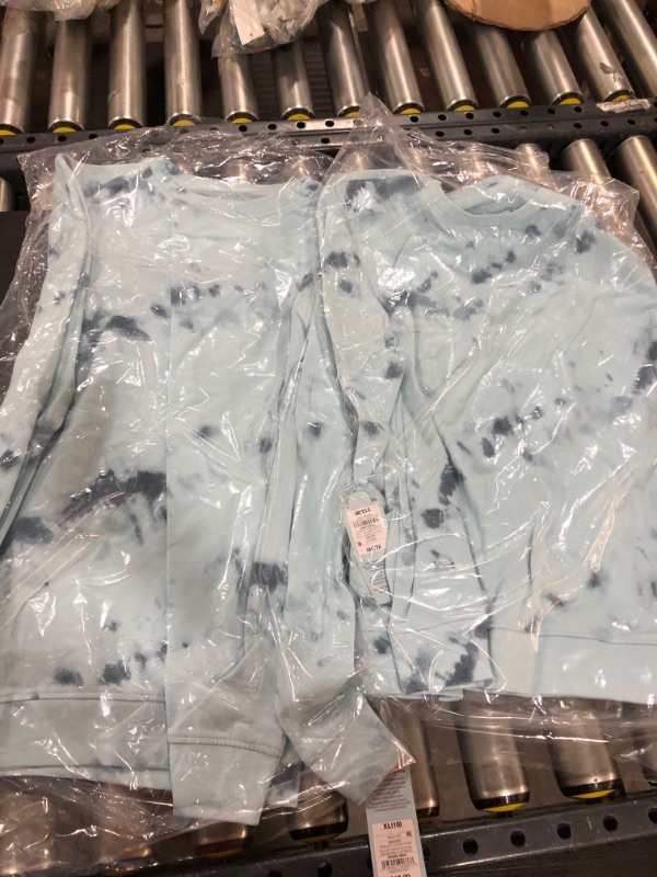 Photo 1 of Boys' Tie-Dye French Terry Crewneck Sweatshirt - Cat & Jack™
SIZE XL
2 PACK