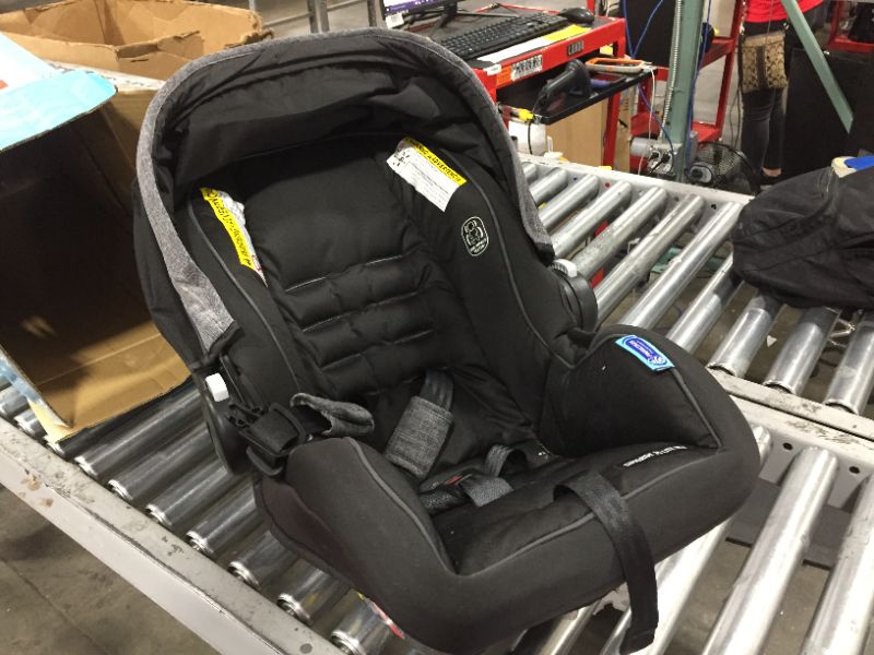 Photo 1 of (NO BASE!) SNUGRIDE 35 LITE DXL BABY CAR SEAT. MAJOR USAGE!