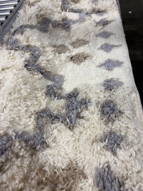 Photo 1 of 4'X5'6" Rowena Accent Rug Gray