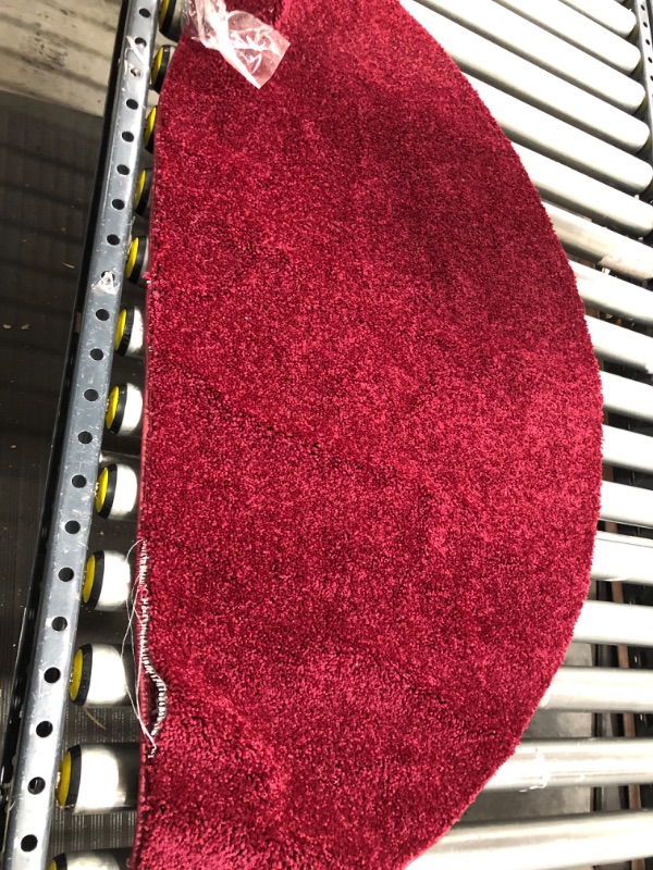 Photo 1 of 41.5in Red Half-Circle Carpet