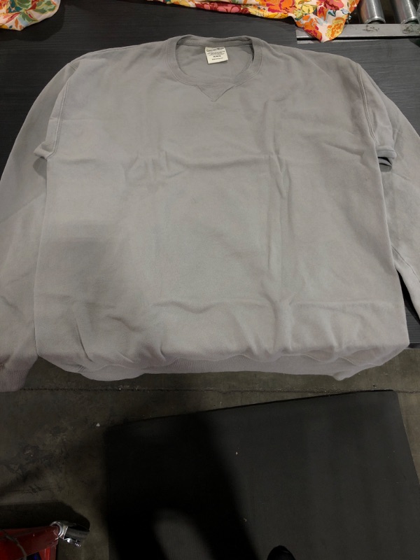 Photo 2 of Hanes Men's Comfortwash Garment Dyed Sweatshirt (M)
