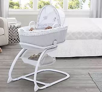 Photo 1 of Delta Children Deluxe Moses Bassinet
