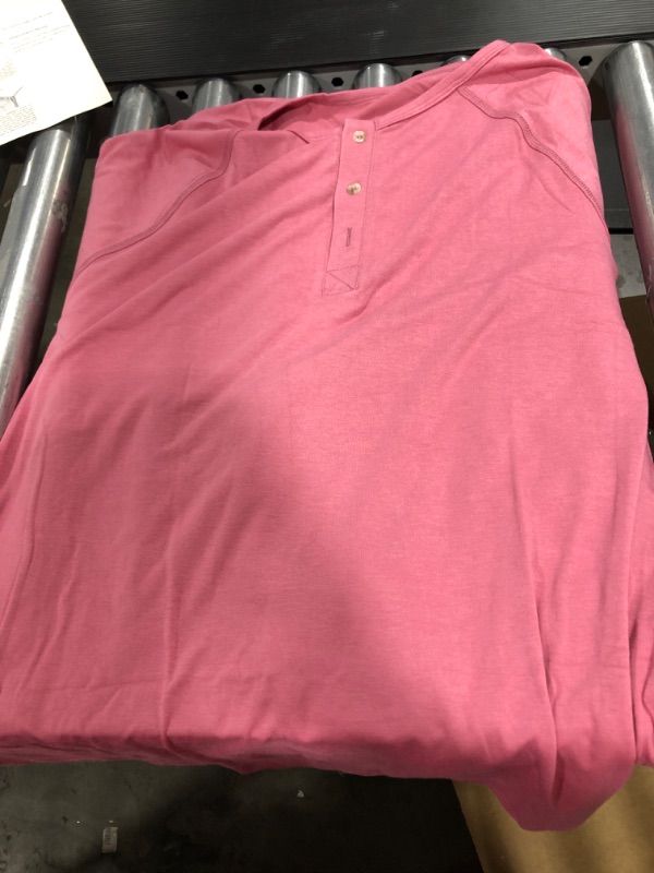 Photo 1 of Generic pink mens short sleeve t shirt
Size L