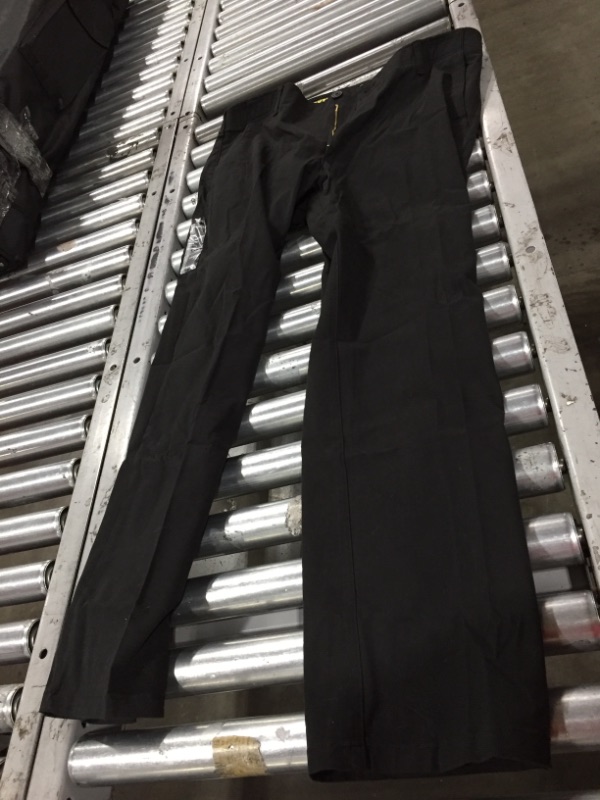 Photo 1 of Lee Men's Performance Series Extreme Comfort Straight Fit Pant 38X32
