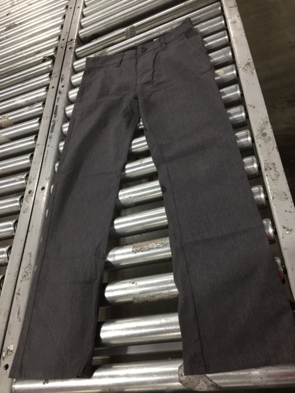 Photo 2 of Volcom size 28