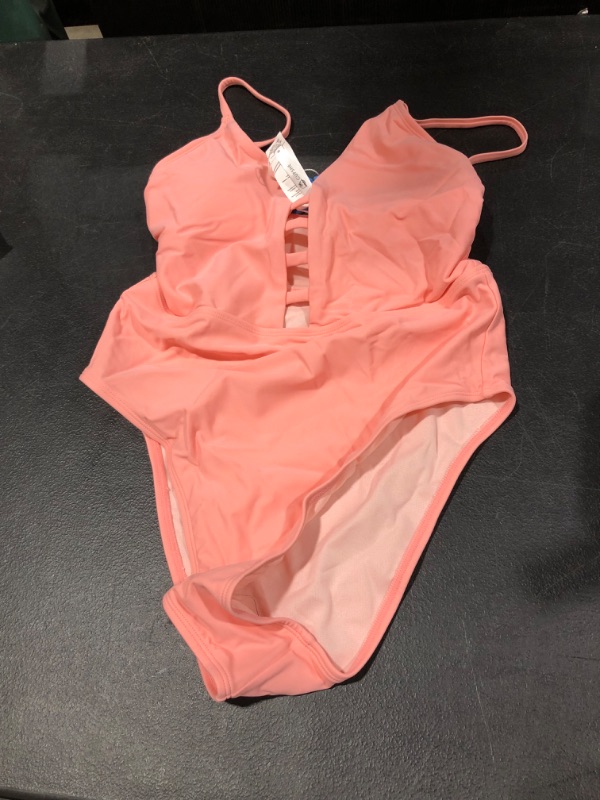 Photo 3 of Women's 1 Piece Swim Suit Medium 