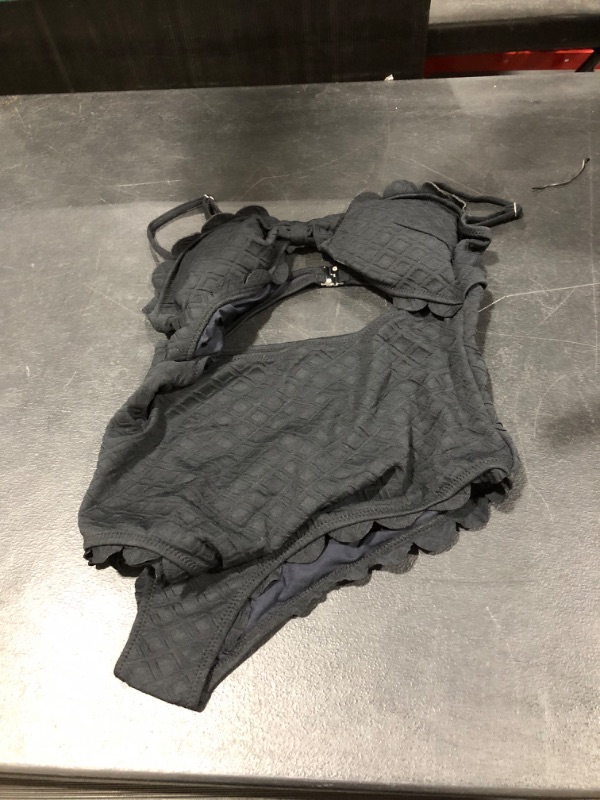 Photo 1 of Women's 1 Piece Swim Suit 2XL