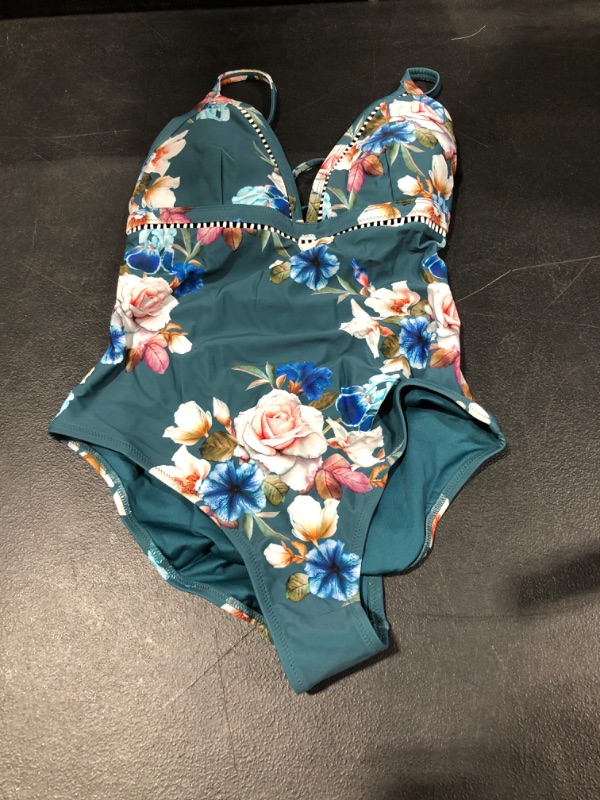 Photo 1 of Women's 1 Piece Swim Suit Medium 