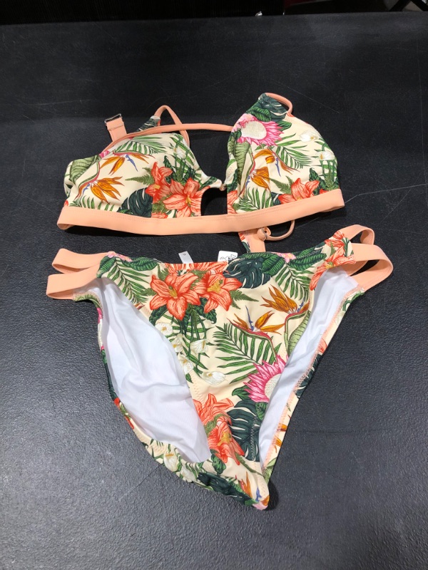 Photo 1 of Women's 2 Piece Swim Suit XL