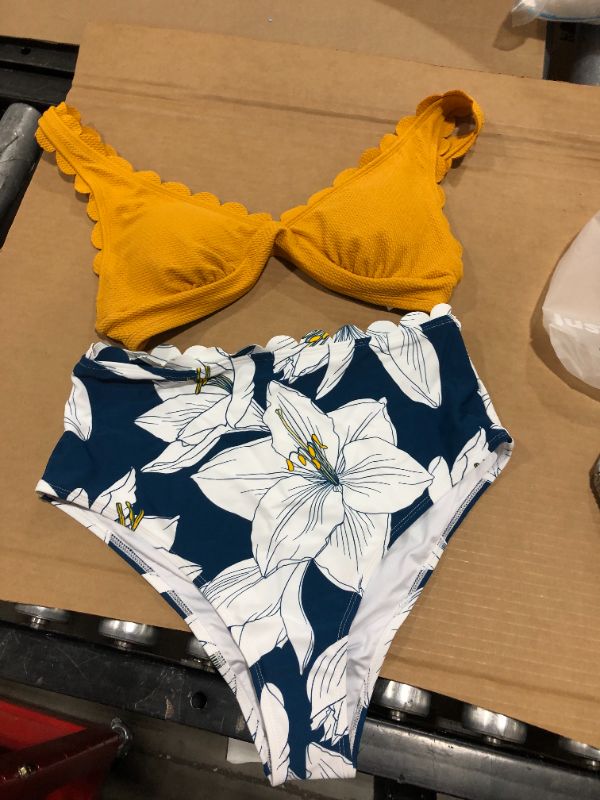 Photo 2 of Yellow And Floral V-Neck Scalloped Bikini, x-large
