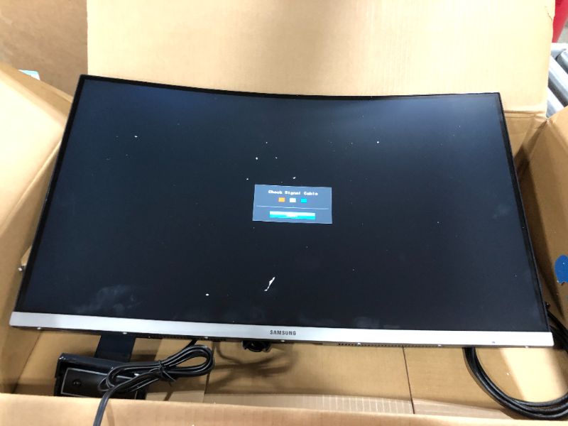 Photo 2 of SAMSUNG 27-Inch CR50 Frameless Curved Gaming Monitor 
