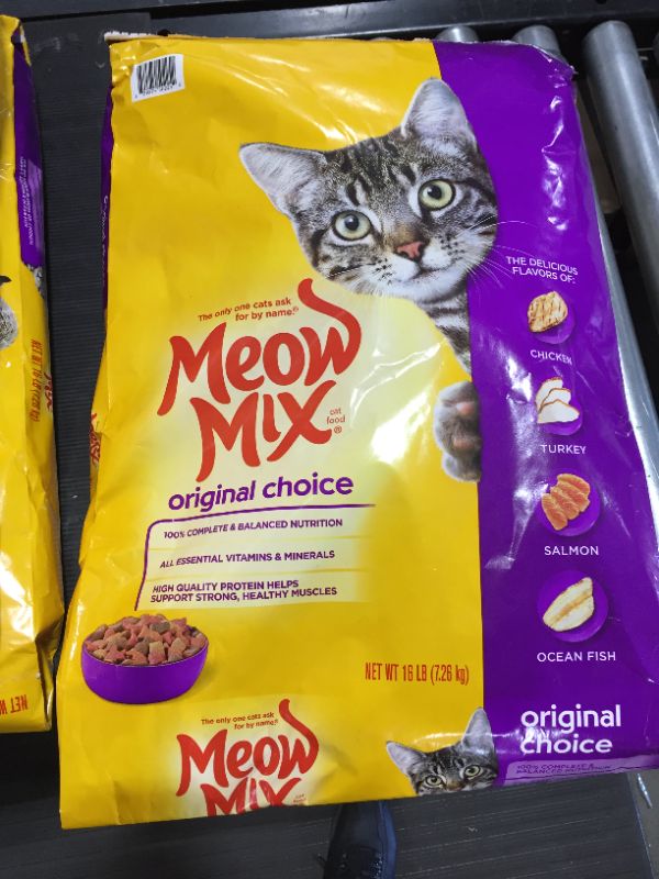 Photo 2 of Meow Mix Original Choice Dry Cat Food 16 Pounds (exp. 04.17.2022)
