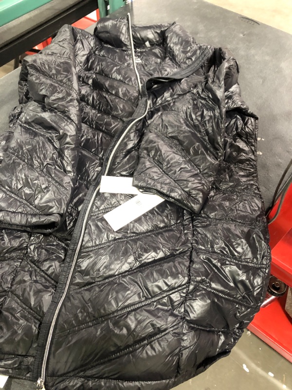 Photo 2 of Calvin Klein Women's Chevron Quilted Packable Down Jacket (Standard and Plus)
SIZE 2XL
