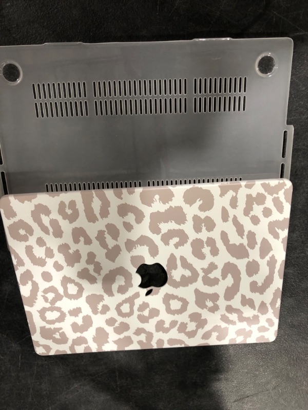 Photo 1 of apple laptop cover 
