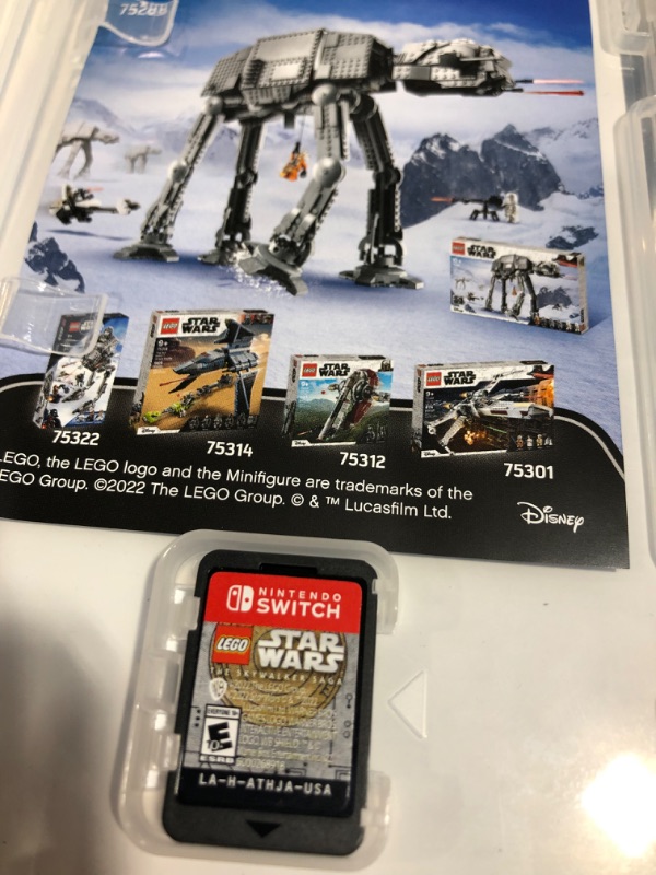 Photo 3 of LEGO Star Wars: The Skywalker Saga - Standard Edition - Nintendo Switch