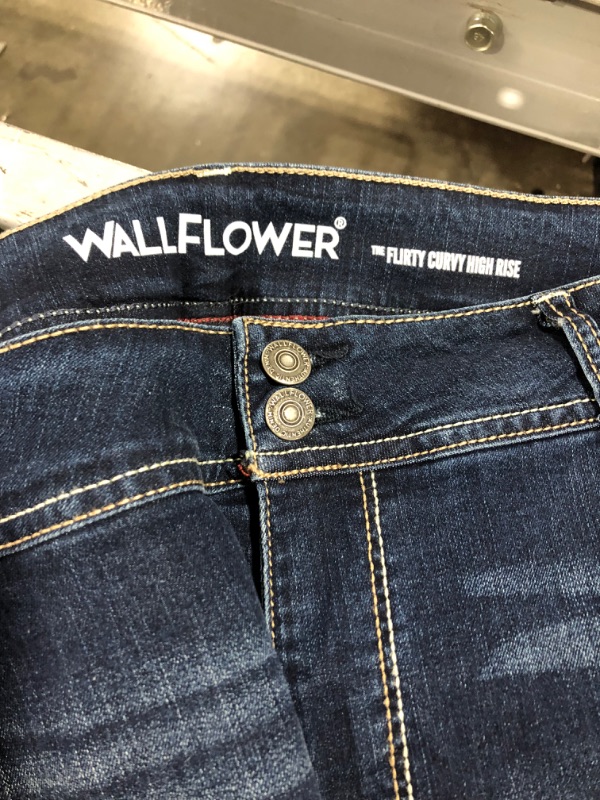 Photo 2 of Size 22 Women's High Rise Jeans WallFlower