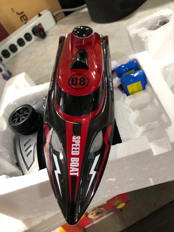 Photo 1 of HJ808 RC Boat 2.4Ghz 25km/h High-Speed Remote Control Racing Ship Water Speed Boat Children Model Toy
