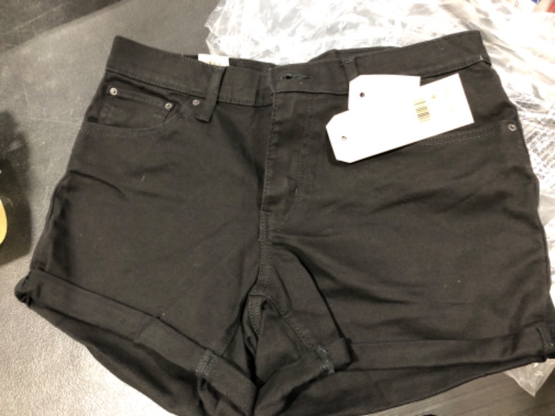 Photo 2 of Levi's Women's Mid Length Shorts, Size 31