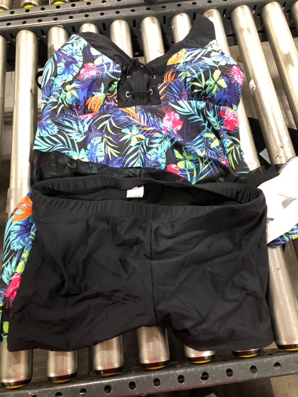 Photo 1 of Generic 2 piece swim suit 
Size 2XL