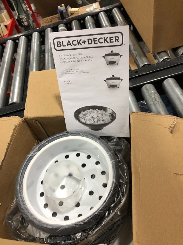 Photo 1 of BLACK+DECKER Rice Cooker, 6-cup, White
