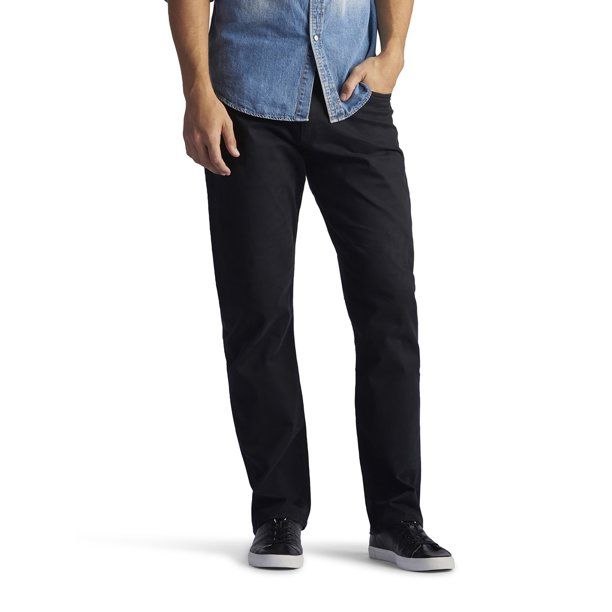 Photo 1 of Lee Men’s and Big Men’s Extreme Motion Straight Fit Tapered Leg Jeans, size 40 x 30
