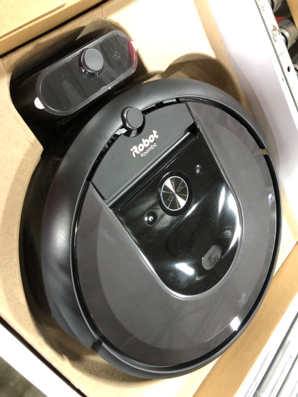 Photo 2 of iRobot Roomba i7 (7150) Robot Vacuum- Wi-Fi Connected, Smart Mapping, Works with Alexa, Ideal for Pet Hair, Works With Clean Base, Black
