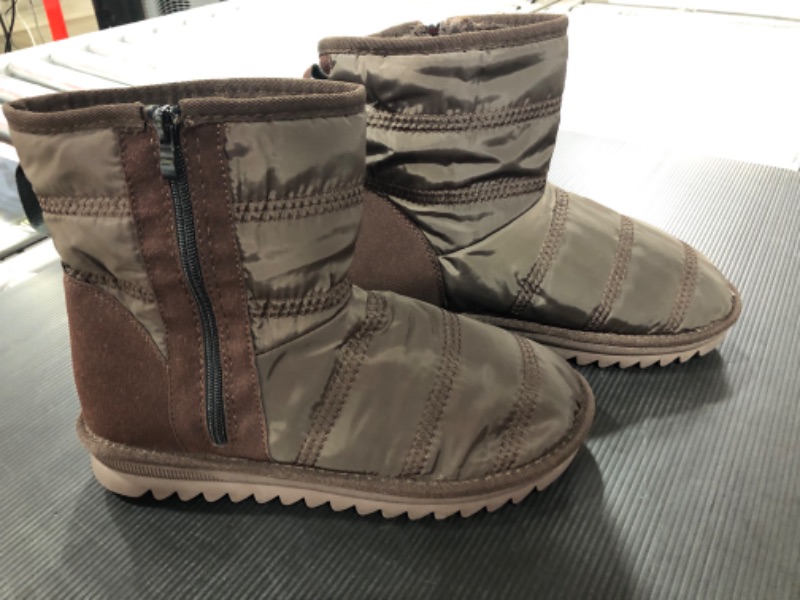 Photo 1 of Women's Fashion brown boots with zipper
size 10
