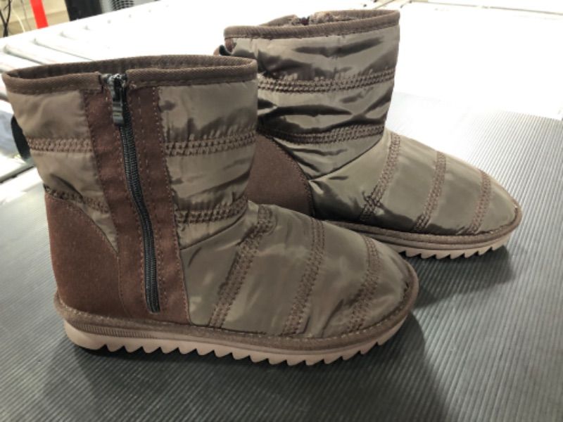 Photo 1 of Women's Fashion brown boots with zipper
size 10